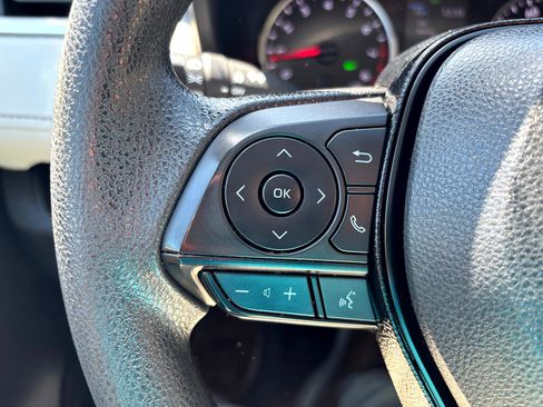 Used 2021 Toyota RAV4 XLE image 14