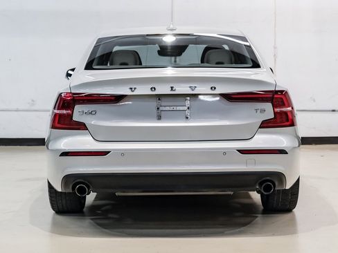 Used 2019 Volvo S60 T5 Momentum w/ Premium Package image 10