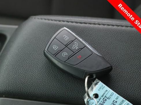 Used 2025 GMC Sierra 2500 SLE image 3