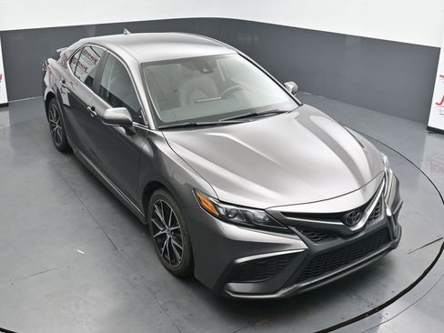 Used 2023 Toyota Camry SE FWD image 21
