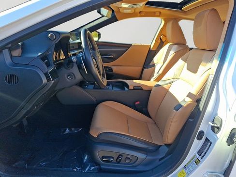 Used 2025 Lexus ES 300h w/ Premium Package image 14