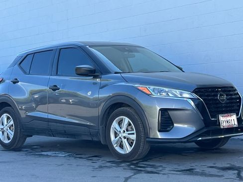 Used 2021 Nissan Kicks S image 10