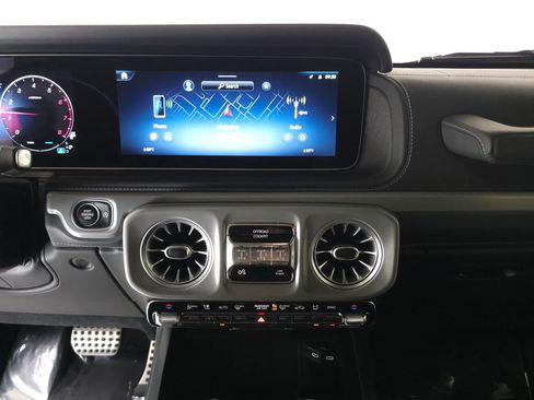 Used 2025 Mercedes-Benz G 550 image 16