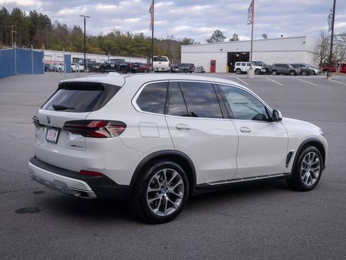 Used 2025 BMW X5 xDrive50e image 10
