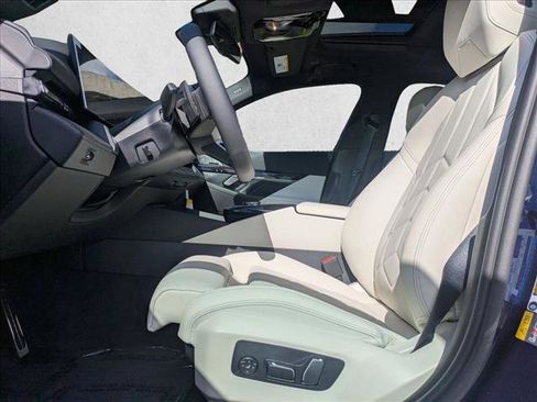 Used 2026 BMW i5 eDrive40 image 4