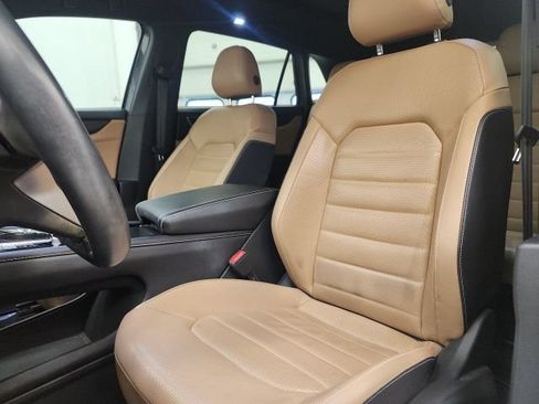 Used 2024 Volkswagen Atlas Cross Sport SEL R-Line AWD/4WD image 14