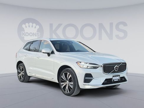 Certified 2023 Volvo XC60 B5 Plus w/ Climate Package image 10