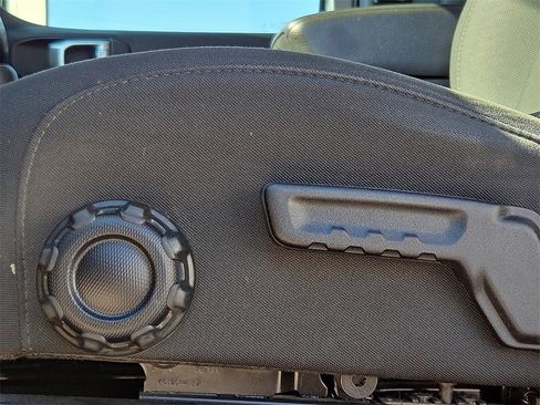 Used 2020 Jeep Wrangler Sport image 17