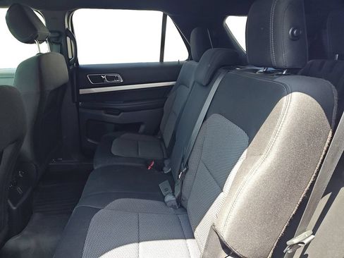 Used 2016 Ford Explorer XLT w/ Equipment Group 201A AWD/4WD image 13