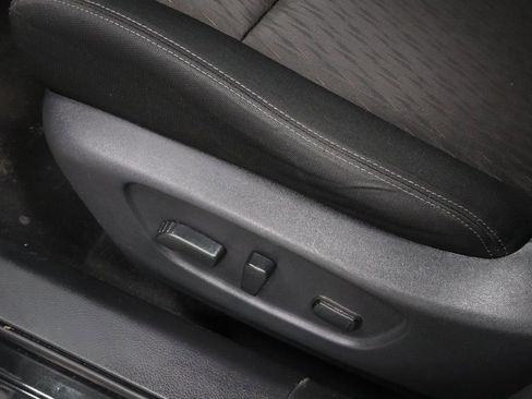 Used 2019 Nissan Rogue SV image 23