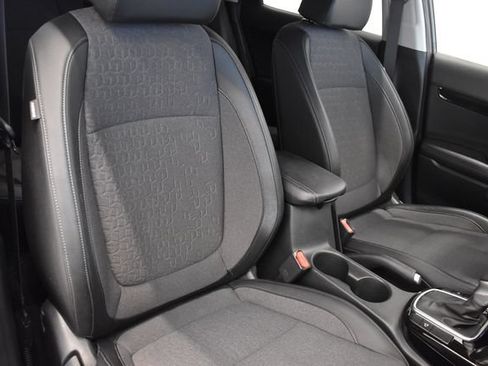 Used 2025 Kia Seltos S FWD image 6
