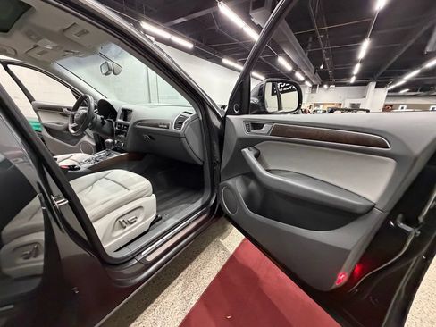 Used 2015 Audi Q5 2.0T Premium Plus w/ Technology Package AWD/4WD image 28