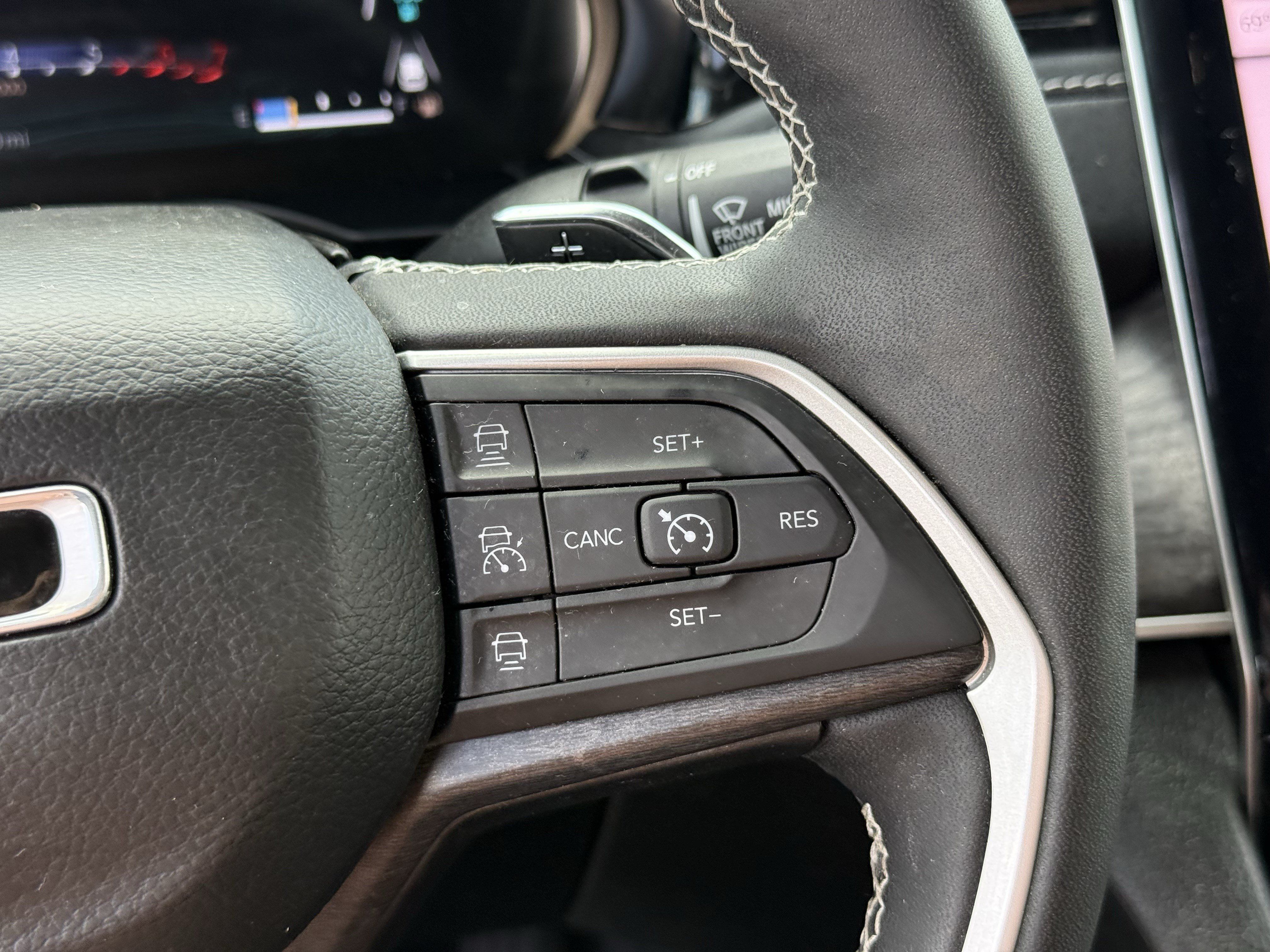 Used 2023 Jeep Grand Cherokee 4WD 4xe image 18