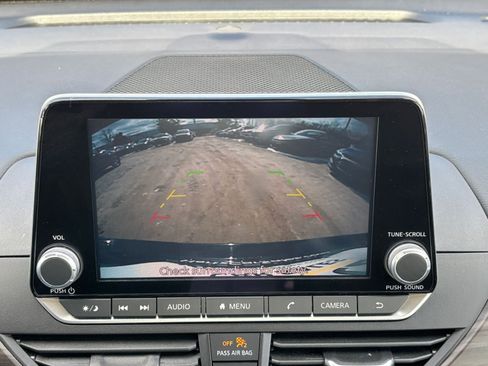 Used 2025 Nissan Altima 2.5 SV image 23