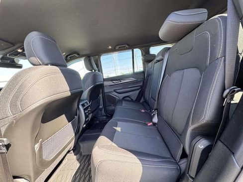 New 2025 Jeep Grand Cherokee Laredo w/ Luxury Tech Group I AWD/4WD image 17