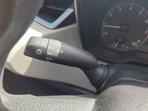 Used 2024 Toyota Corolla LE image 31