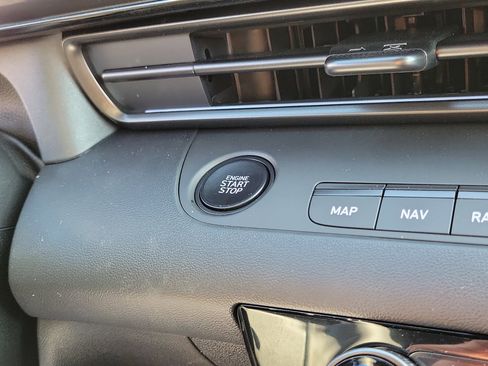 New 2025 Hyundai Elantra SEL image 28