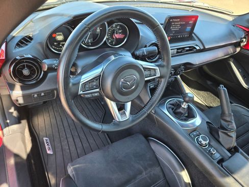 Used 2023 MAZDA MX-5 Miata Club RWD image 16