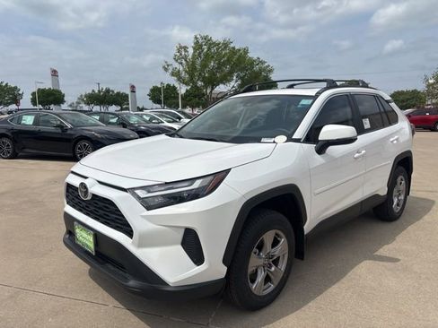 Used 2025 Toyota RAV4 XLE w/ Convenience Package image 1