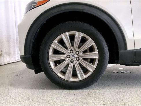 Used 2022 Ford Explorer Limited w/ Equipment Group 301A image 6