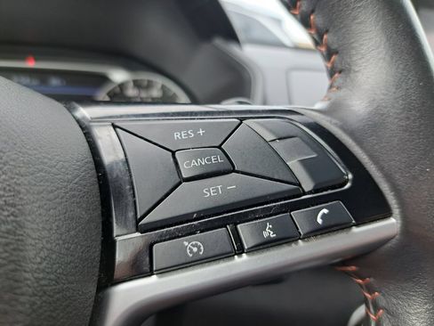 Used 2024 Nissan Altima 2.5 SR FWD image 12