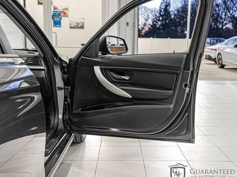 Used 2014 BMW 320i xDrive Sedan image 38