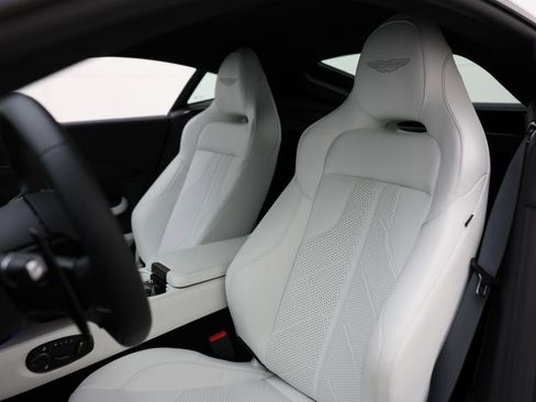 Used 2025 Aston Martin V8 Vantage Coupe image 8