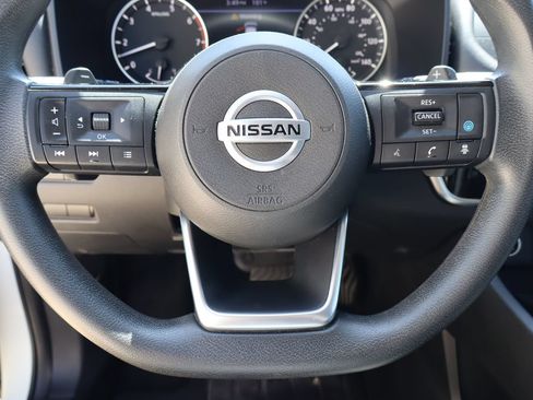 Used 2021 Nissan Rogue SV FWD image 11