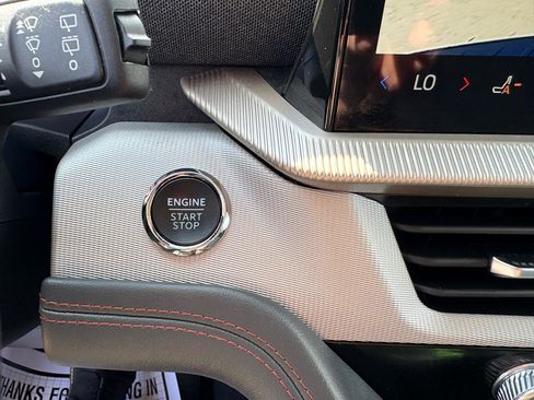 Used 2025 Ford Explorer Active image 31