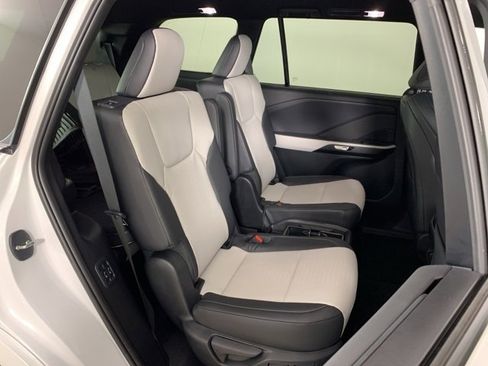 Used 2026 Lexus TX 500h AWD w/ Technology Package image 39