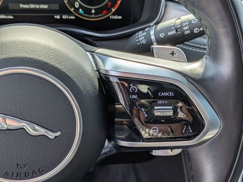 Used 2024 Jaguar F-PACE R-Dynamic S image 19