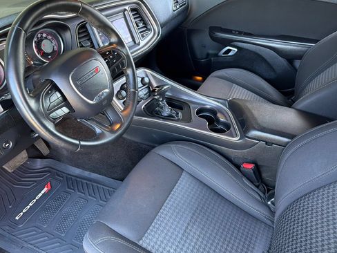 Used 2018 Dodge Challenger SXT RWD image 12