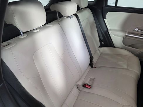 Certified 2025 Mercedes-Benz GLA 250 image 27