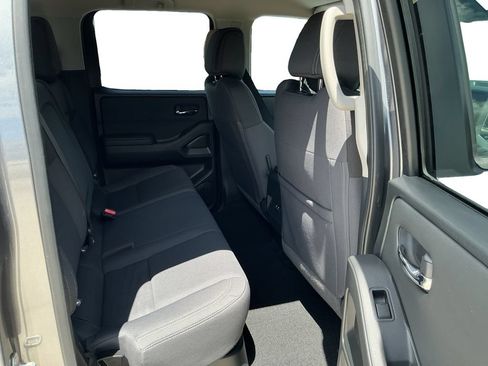 Used 2024 Nissan Frontier SV RWD image 27