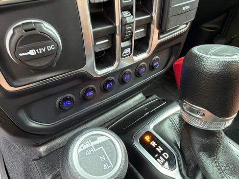Used 2023 Jeep Gladiator Sport AWD/4WD image 31