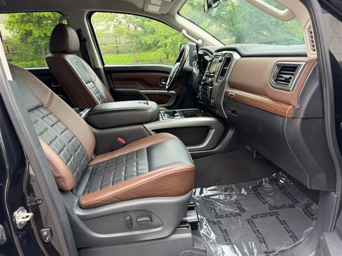 Used 2019 Nissan Titan Platinum Reserve w/ Platinum Utility Package AWD/4WD image 39