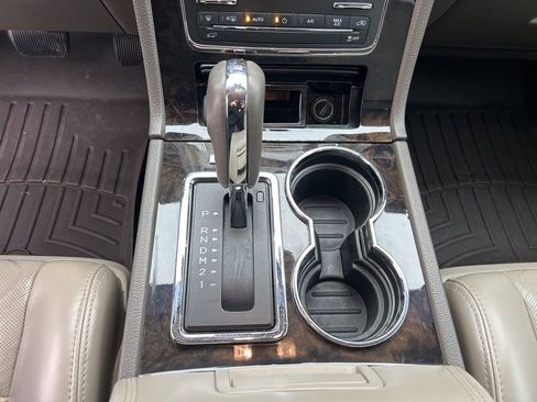 Used 2017 Lincoln Navigator Select image 28