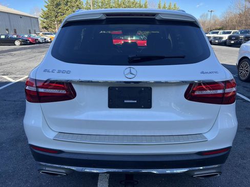 Used 2018 Mercedes-Benz GLC 300 4MATIC image 3