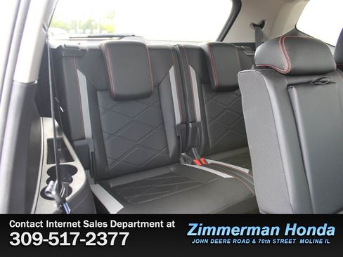 Used 2026 Volkswagen Atlas Peak Edition AWD/4WD image 8