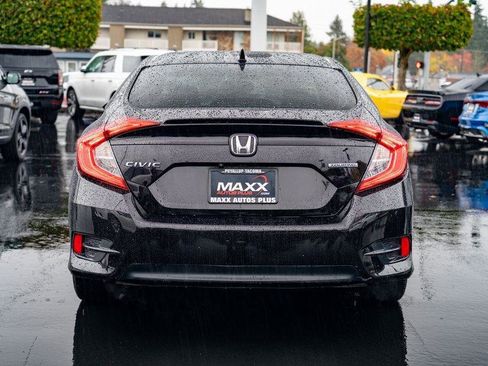 Used 2017 Honda Civic Touring image 10