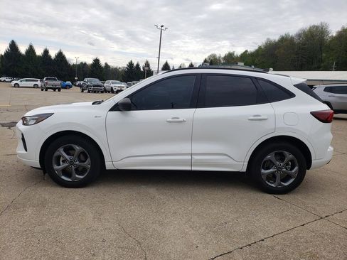 Used 2023 Ford Escape ST-Line w/ Tech Pack #1 AWD/4WD image 7