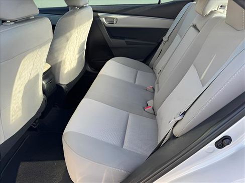 Used 2015 Toyota Corolla LE image 11