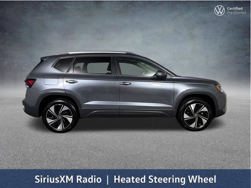 Used 2025 Volkswagen Taos SE AWD/4WD image 12