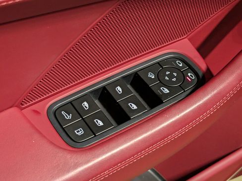 Certified 2023 Porsche Panamera 4S AWD/4WD image 21