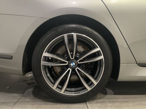 Certified 2022 BMW 750i xDrive 750i xDrive w/ Luxury Rear Seating Package image 9