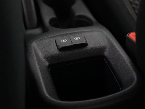 Used 2020 Nissan Versa S FWD image 14