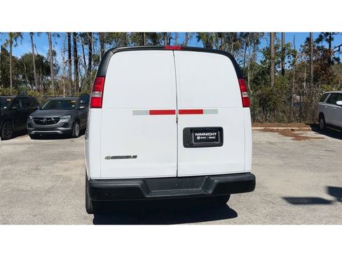 Used 2023 Chevrolet Express 2500 w/ Driver Convenience Package RWD image 3