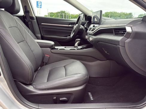 Used 2023 Nissan Altima 2.5 SL FWD image 37