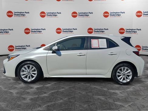 Used 2025 Toyota Corolla SE w/ SE Package FWD image 4