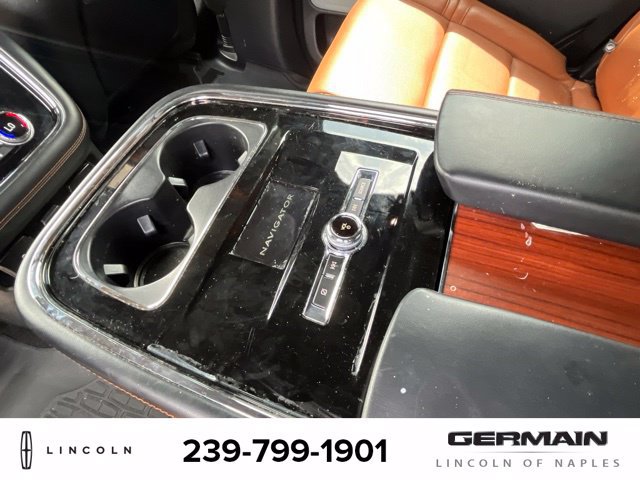Used 2020 Lincoln Navigator Reserve w/ Luxury Package AWD/4WD image 16
